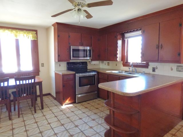 259 Prospect St, Ludlow, MA 01056