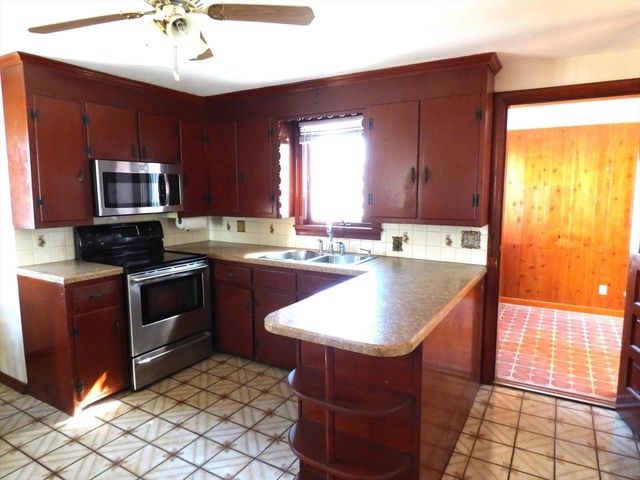 259 Prospect St, Ludlow, MA 01056