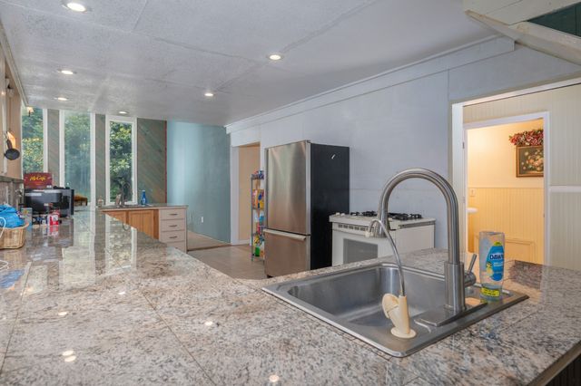 1791 Deer Creek Rd, Linden, TN 37096