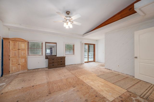 1791 Deer Creek Rd, Linden, TN 37096