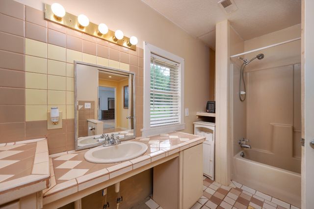 1791 Deer Creek Rd, Linden, TN 37096