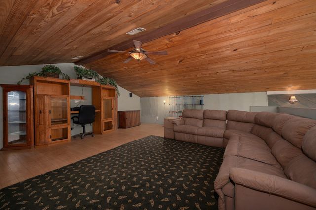 1791 Deer Creek Rd, Linden, TN 37096