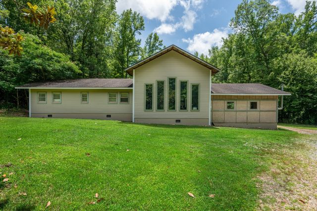 1791 Deer Creek Rd, Linden, TN 37096