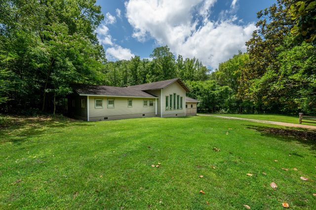 1791 Deer Creek Rd, Linden, TN 37096