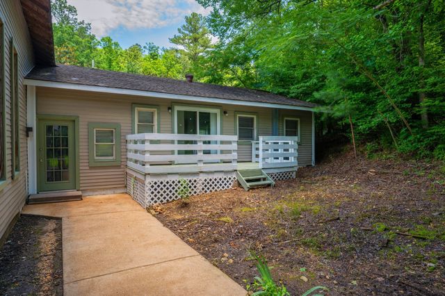 1791 Deer Creek Rd, Linden, TN 37096