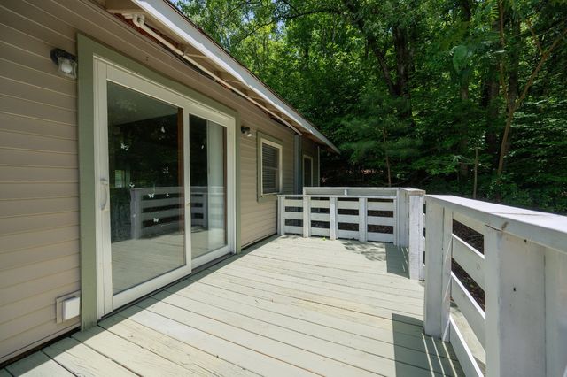 1791 Deer Creek Rd, Linden, TN 37096