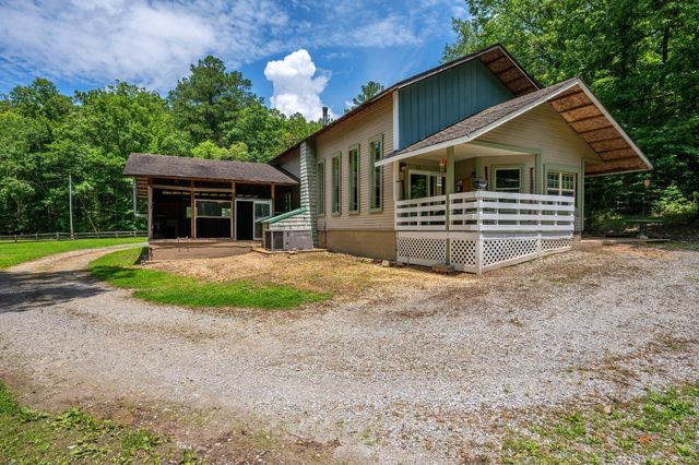 1791 Deer Creek Rd, Linden, TN 37096