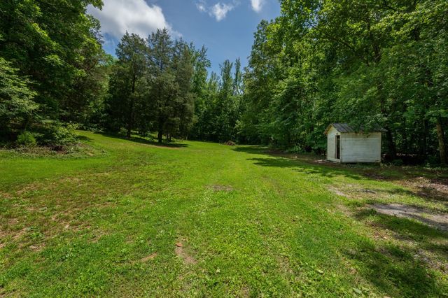 1791 Deer Creek Rd, Linden, TN 37096