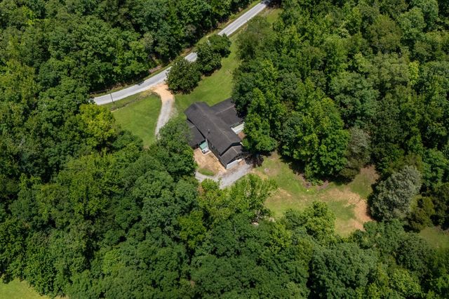 1791 Deer Creek Rd, Linden, TN 37096