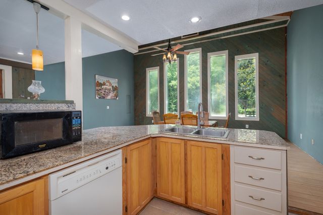 1791 Deer Creek Rd, Linden, TN 37096