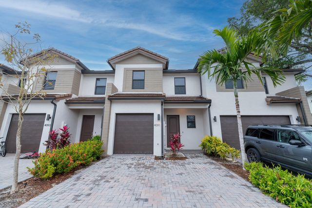 712 DEL VISTA 712, Pompano Beach, FL 33069