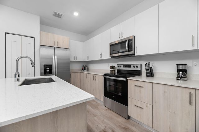 712 DEL VISTA 712, Pompano Beach, FL 33069