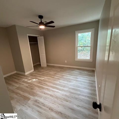107 Ikes Court, Taylors, SC 29687