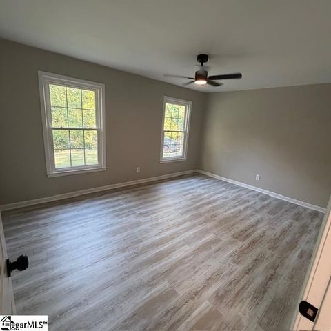 107 Ikes Court, Taylors, SC 29687