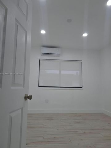 14410 NE 5th Pl 4, Miami, FL 33161