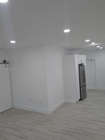 14410 NE 5th Pl 4, Miami, FL 33161