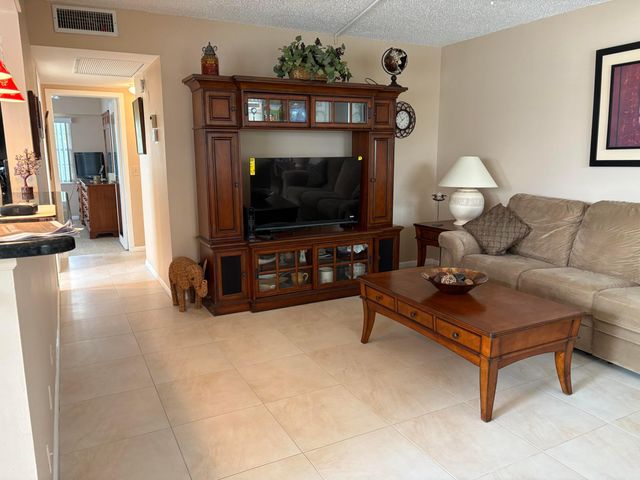 369 I Preston Drive, Boca Raton, FL 33434