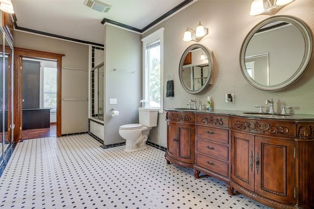 708 S Waco Street, Weatherford, TX 76086