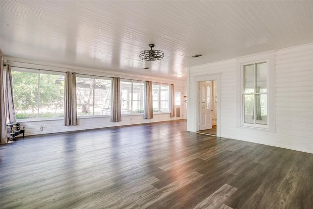 708 S Waco Street, Weatherford, TX 76086