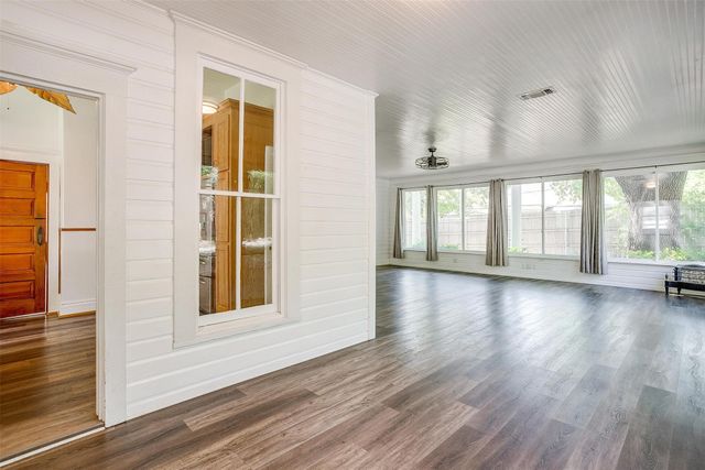 708 S Waco Street, Weatherford, TX 76086