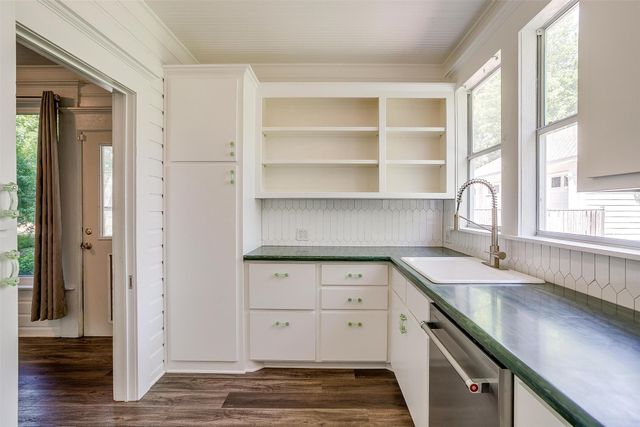 708 S Waco Street, Weatherford, TX 76086