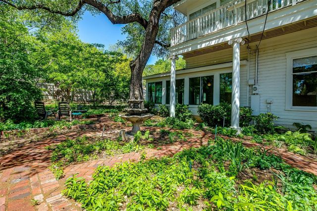 708 S Waco Street, Weatherford, TX 76086