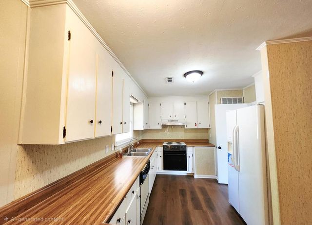 338 Parker Hills Dr, Ozark, AL 36360