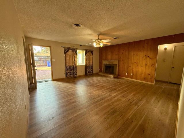 1123 Sutter, Modesto, CA 95351