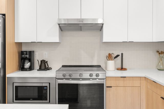 635 7th Ave S Apt 218, Nashville, TN 37203