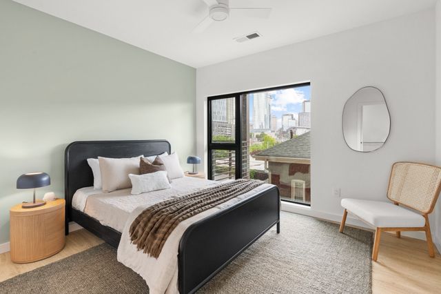 635 7th Ave S Apt 218, Nashville, TN 37203