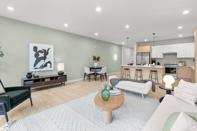 635 7th Ave S Apt 218, Nashville, TN 37203