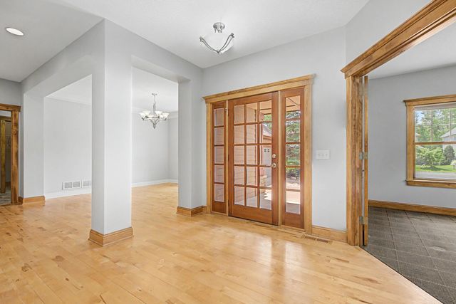 433 Majestic Court, Shoreview, MN 55126
