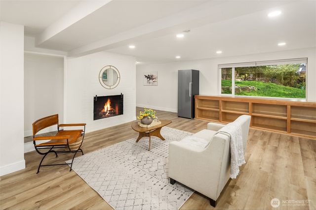 6279 NE 154th Street, Kenmore, WA 98028