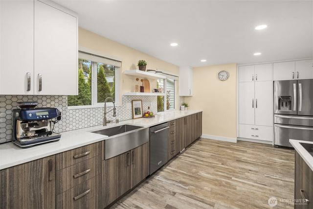 6279 NE 154th Street, Kenmore, WA 98028