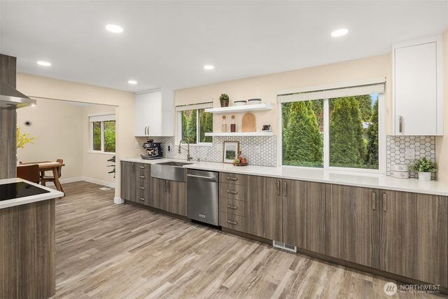 6279 NE 154th Street, Kenmore, WA 98028