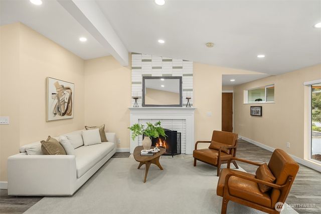6279 NE 154th Street, Kenmore, WA 98028