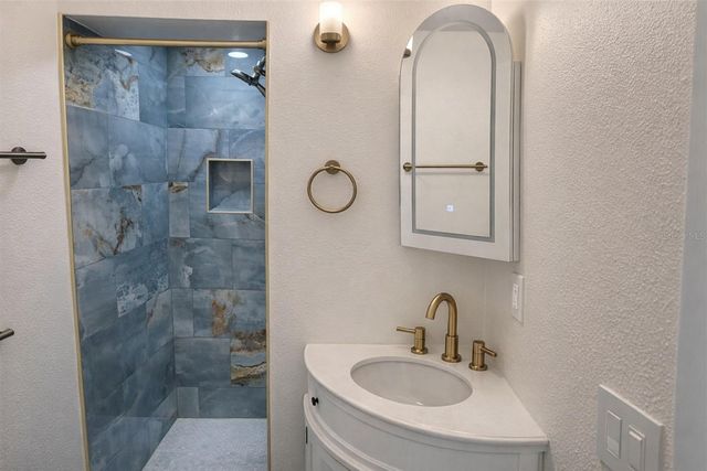 4018 29TH AVENUE W, Bradenton, FL 34205