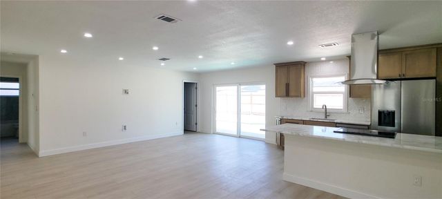 4018 29TH AVENUE W, Bradenton, FL 34205