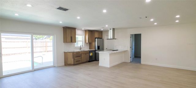 4018 29TH AVENUE W, Bradenton, FL 34205