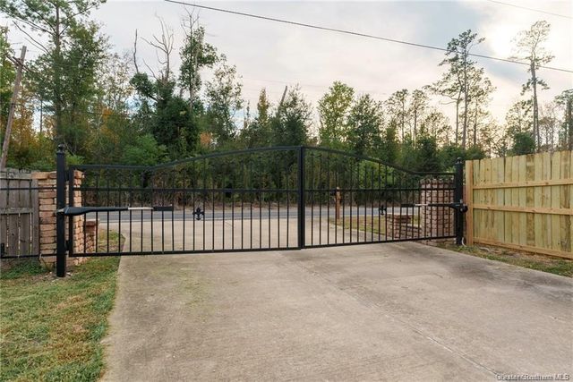 902 Hollis Road, Westlake, LA 70669