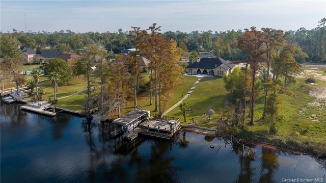 902 Hollis Road, Westlake, LA 70669