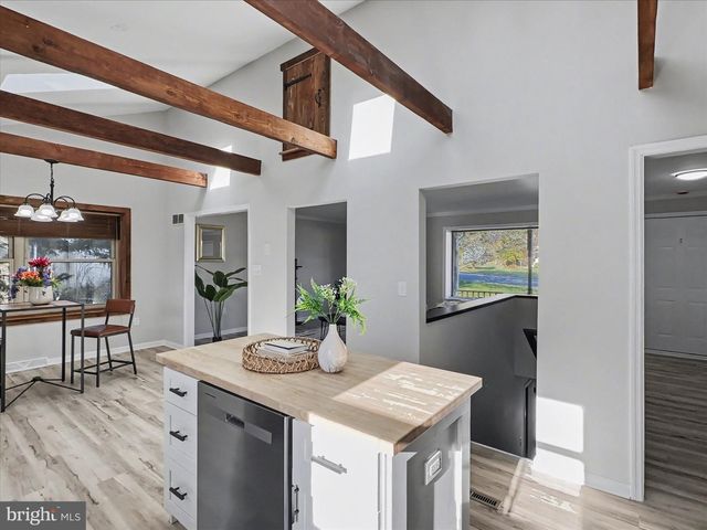 1629 YORKTOWNE DR, York, PA 17408