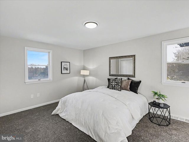 1629 YORKTOWNE DR, York, PA 17408