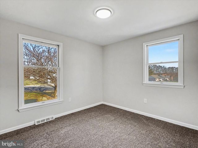 1629 YORKTOWNE DR, York, PA 17408