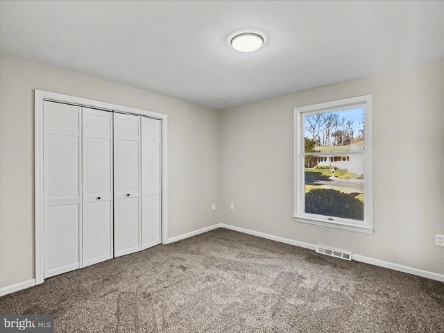 1629 YORKTOWNE DR, York, PA 17408