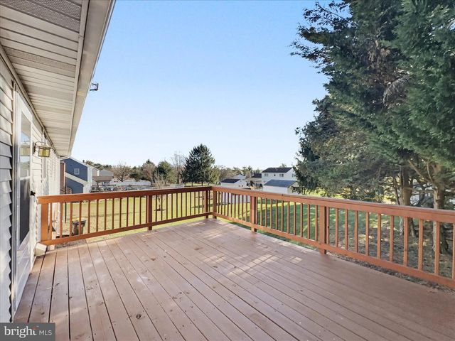 1629 YORKTOWNE DR, York, PA 17408