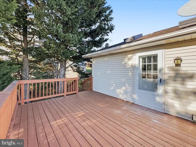 1629 YORKTOWNE DR, York, PA 17408