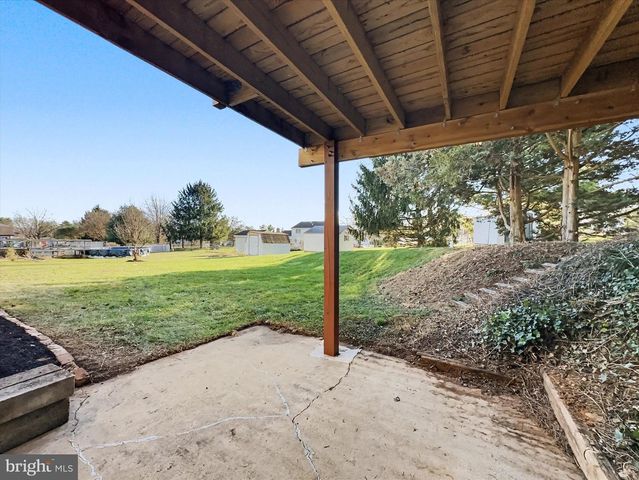 1629 YORKTOWNE DR, York, PA 17408