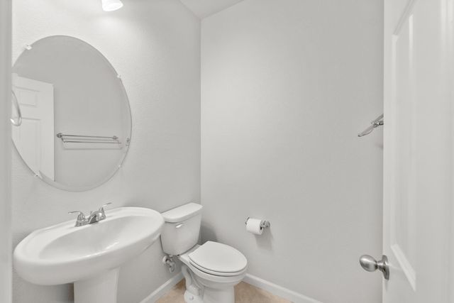 712 Renoir Ln, Stockton, CA 95209