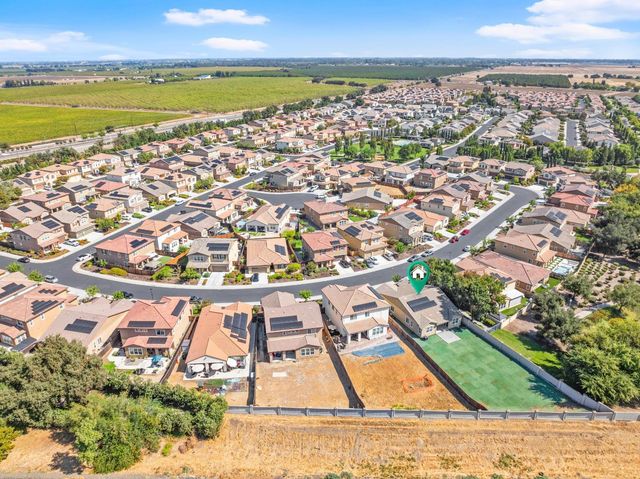 712 Renoir Ln, Stockton, CA 95209